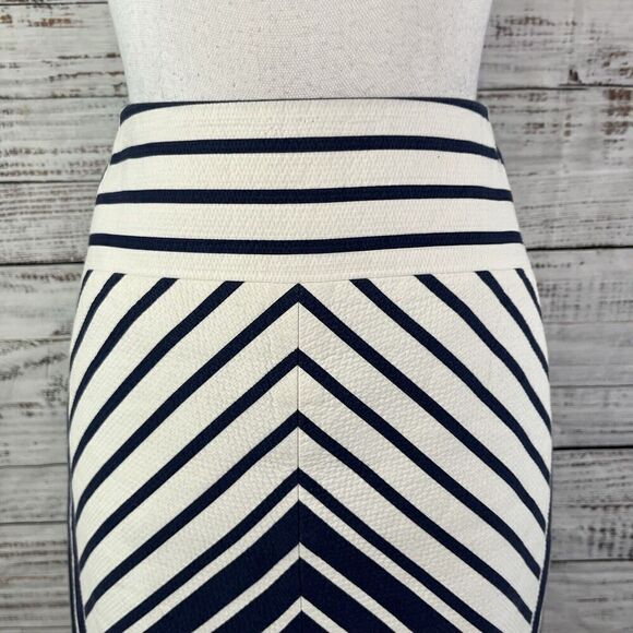 J. Crew Skirt size 6 Navy Blue White Stripe Straight Pencil Knee Sailor Nautical - Picture 5 of 10
